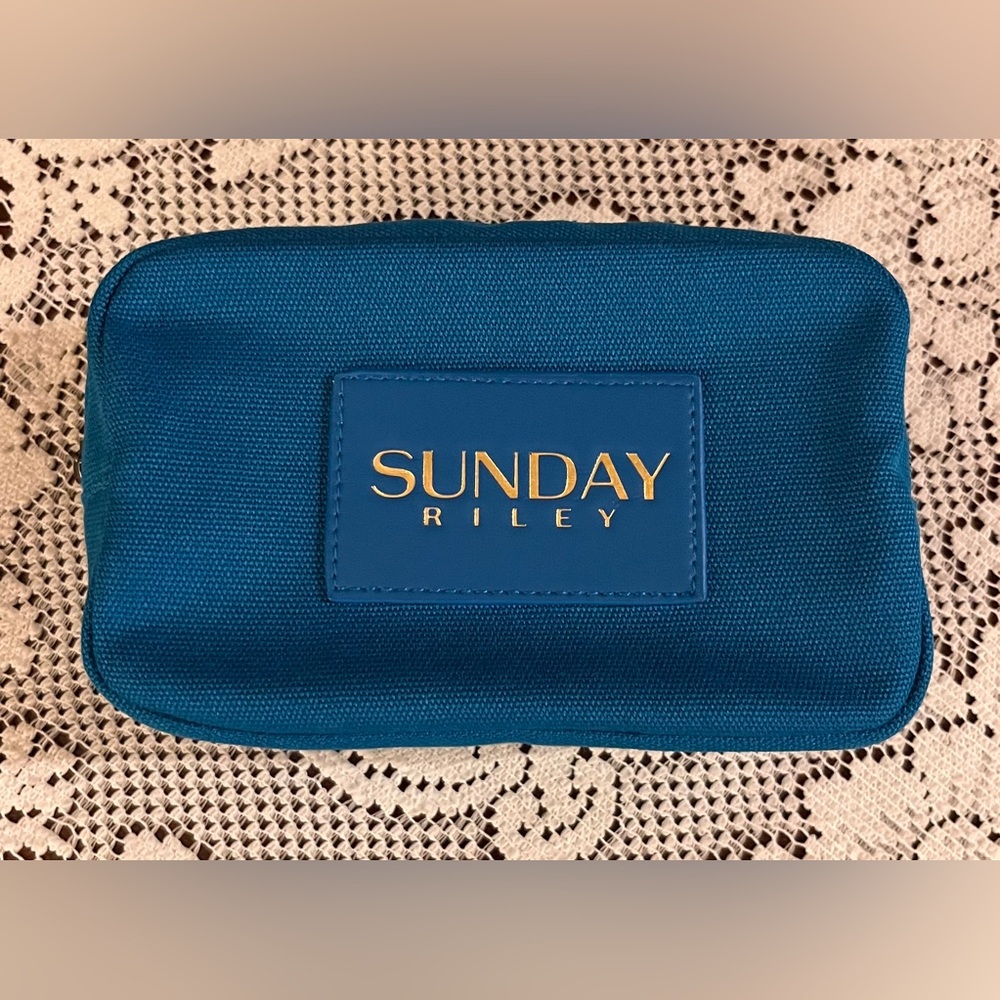Sunday Riley cosmetics travel bag NWOT - Picture 2 of 5